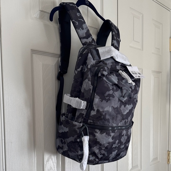 Lululemon New Crew Backpack – NWT - Picture 6 of 12